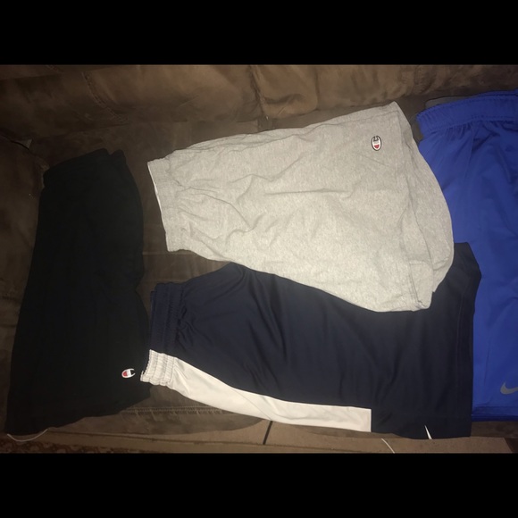 Men’s shorts and pants M-L name brand